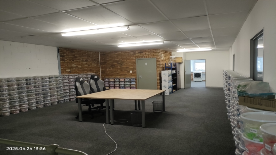 To Let Commercial Property for Rent in Strijdom Park Gauteng