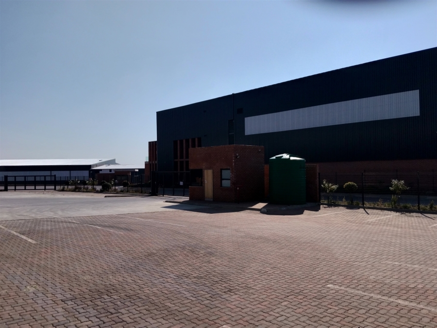 To Let Commercial Property for Rent in North Riding Gauteng
