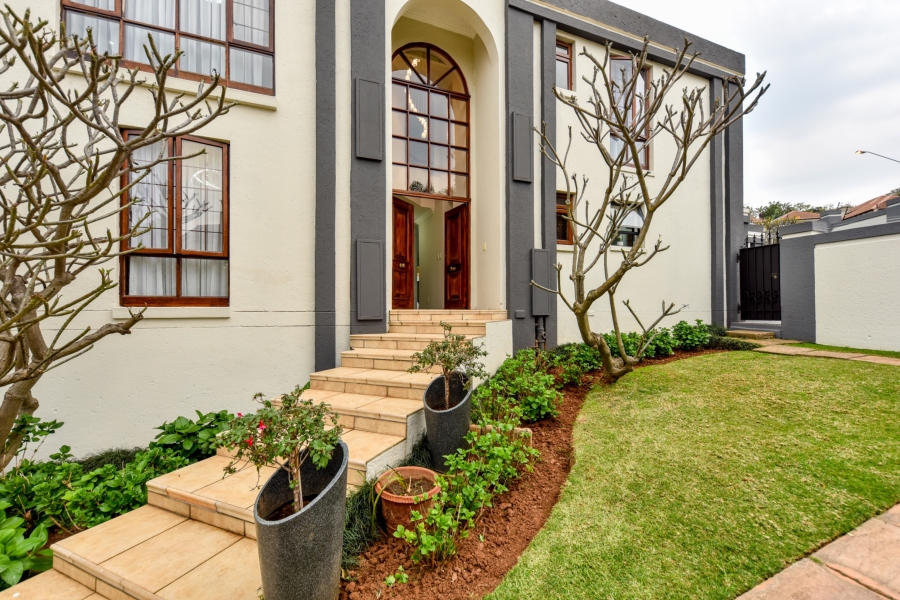 5 Bedroom Property for Sale in Olympus AH Gauteng