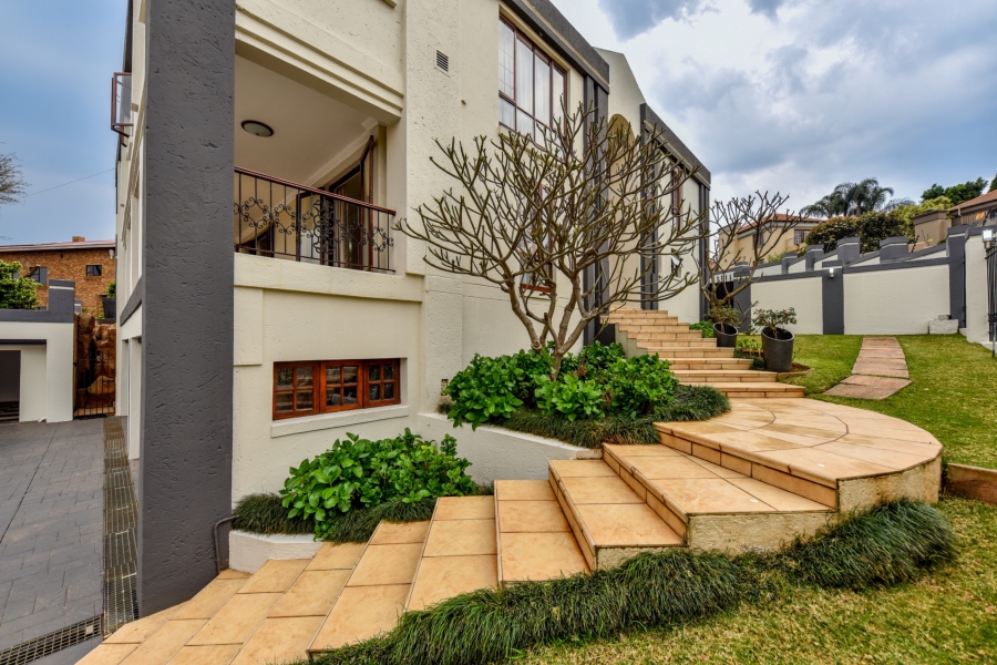 5 Bedroom Property for Sale in Olympus AH Gauteng