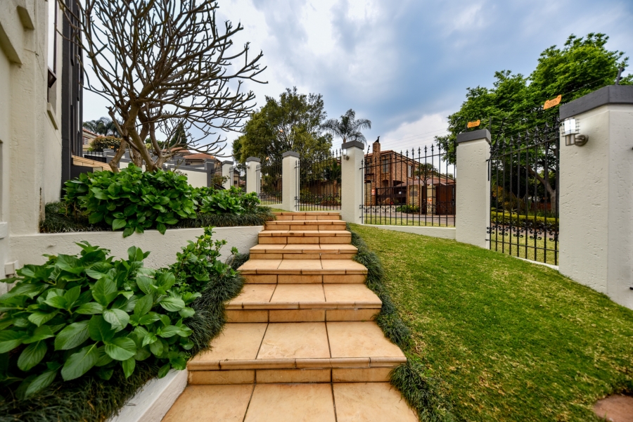 5 Bedroom Property for Sale in Olympus AH Gauteng