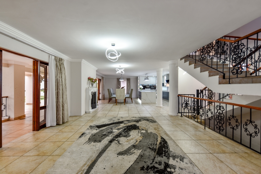 5 Bedroom Property for Sale in Olympus AH Gauteng