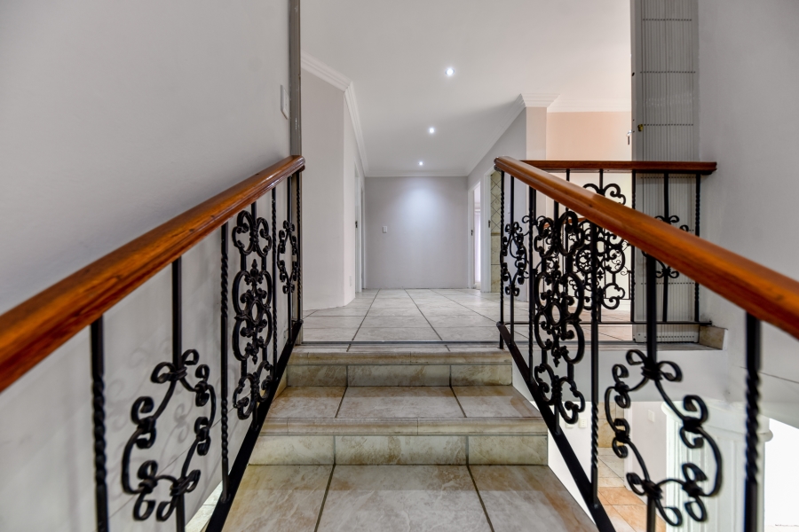 5 Bedroom Property for Sale in Olympus AH Gauteng
