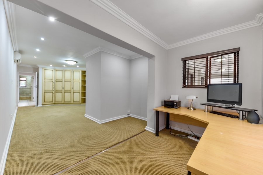 5 Bedroom Property for Sale in Olympus AH Gauteng