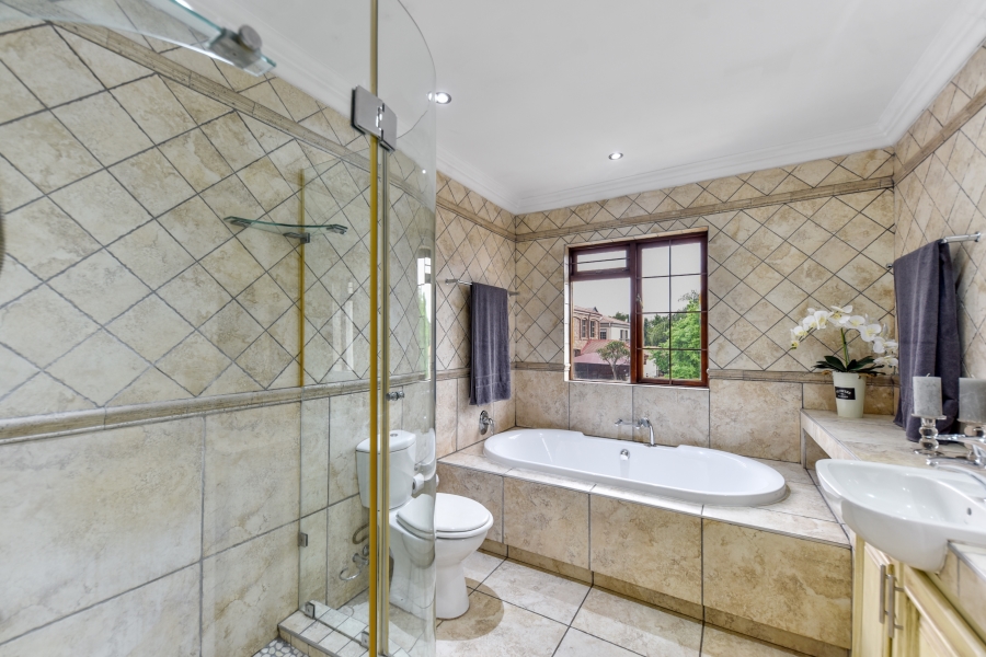 5 Bedroom Property for Sale in Olympus AH Gauteng