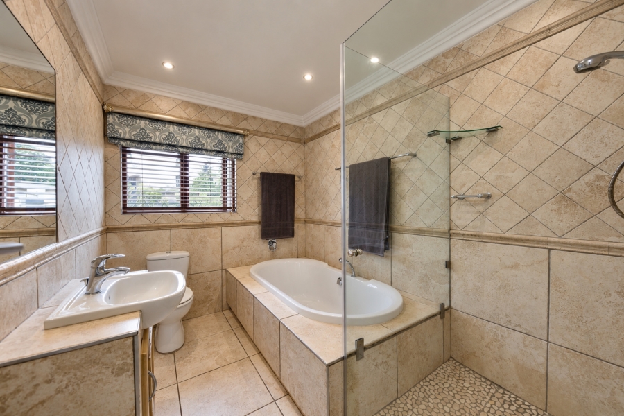 5 Bedroom Property for Sale in Olympus AH Gauteng