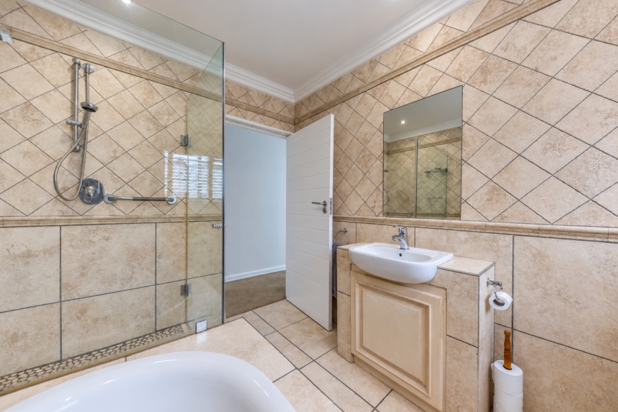 5 Bedroom Property for Sale in Olympus AH Gauteng