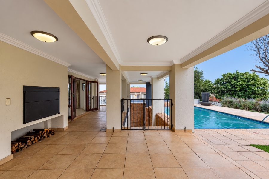 5 Bedroom Property for Sale in Olympus AH Gauteng