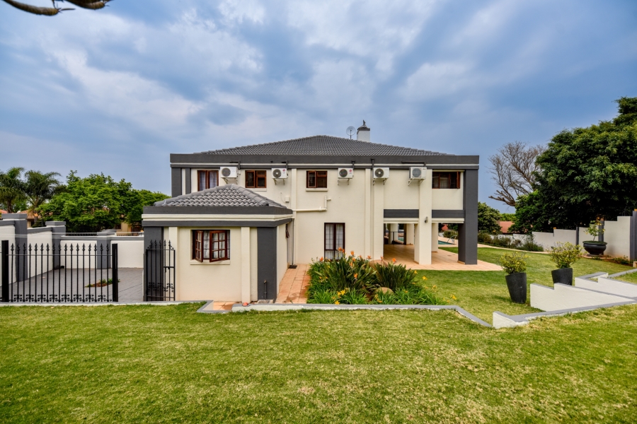 5 Bedroom Property for Sale in Olympus AH Gauteng