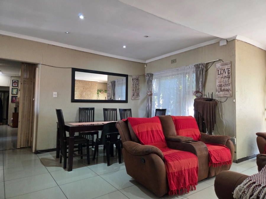 5 Bedroom Property for Sale in Croydon Gauteng