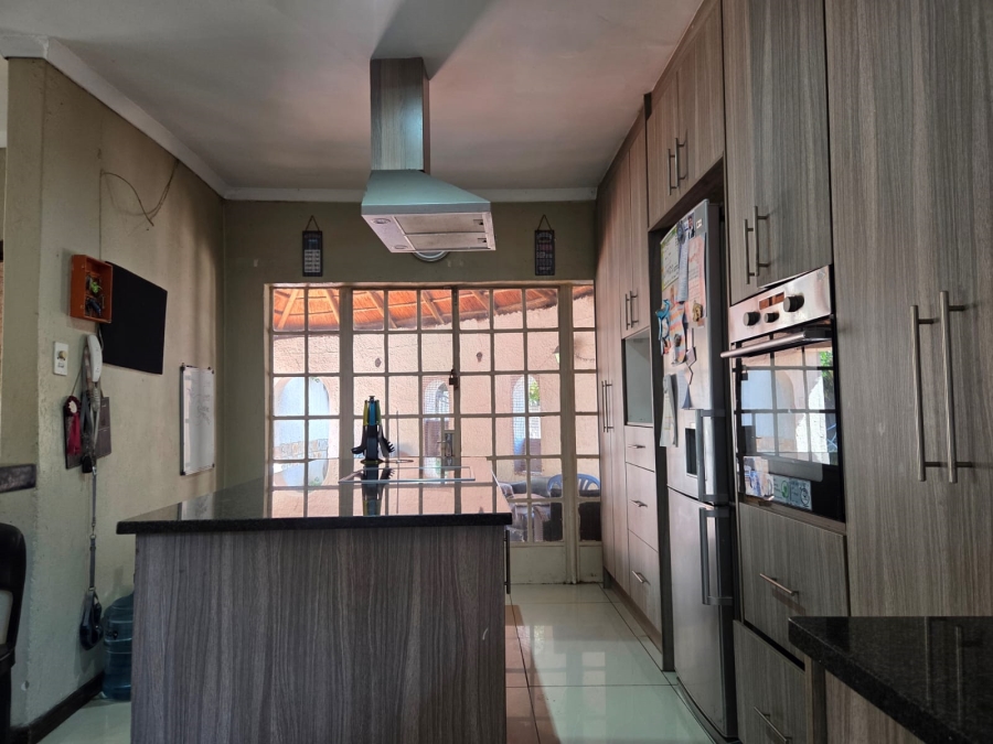 5 Bedroom Property for Sale in Croydon Gauteng