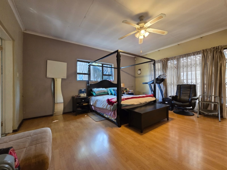 5 Bedroom Property for Sale in Croydon Gauteng
