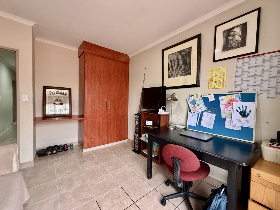 4 Bedroom Property for Sale in Hazeldean Gauteng