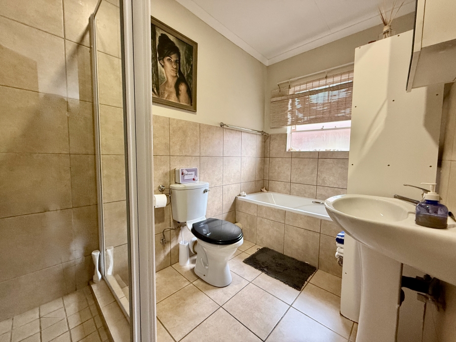 4 Bedroom Property for Sale in Hazeldean Gauteng