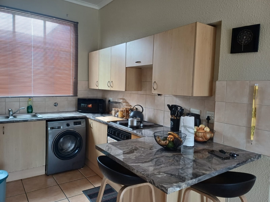 To Let 2 Bedroom Property for Rent in Kimbult A H Gauteng