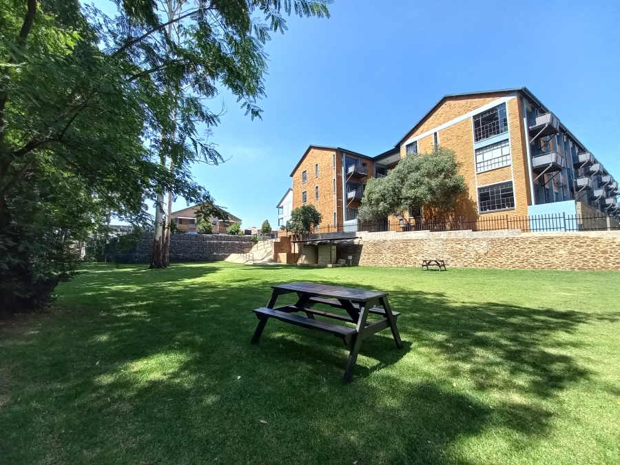 To Let 2 Bedroom Property for Rent in Braamfontein Werf Gauteng
