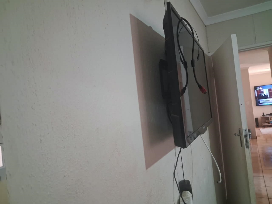 3 Bedroom Property for Sale in Lotus Gardens Gauteng