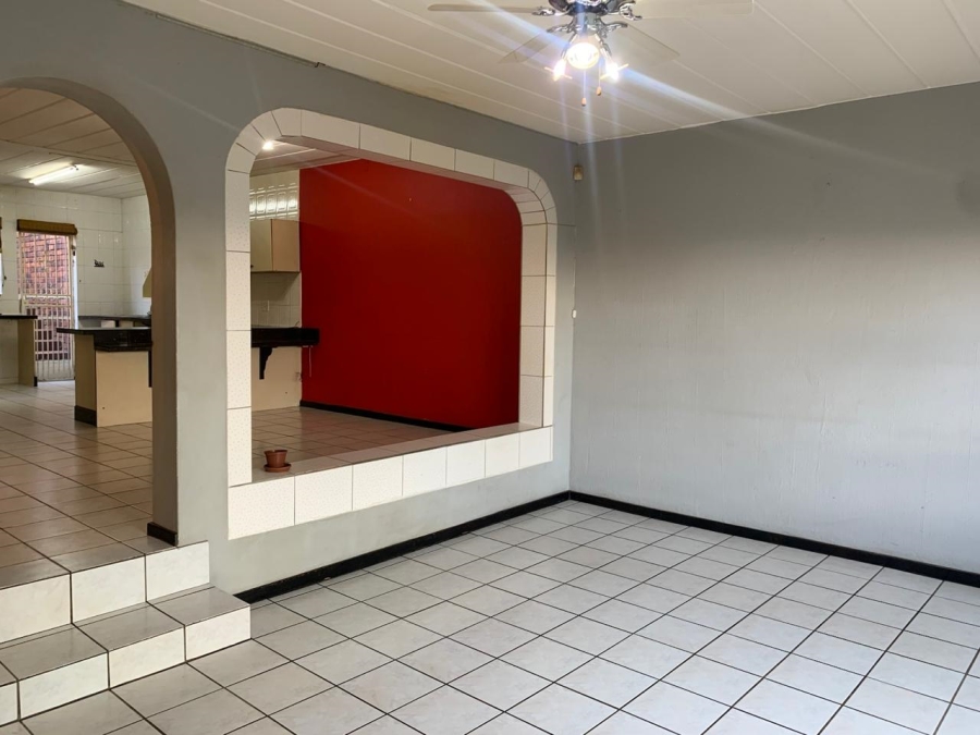 To Let 3 Bedroom Property for Rent in Helderkruin Gauteng