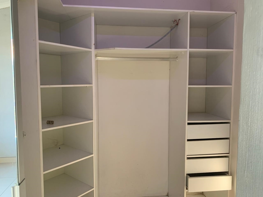 To Let 3 Bedroom Property for Rent in Helderkruin Gauteng