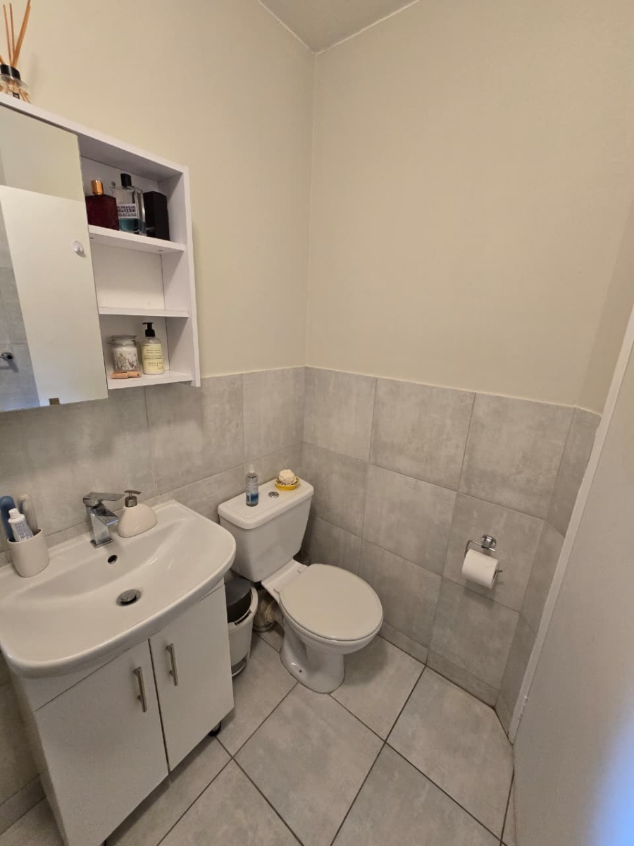 To Let 1 Bedroom Property for Rent in Bryanston Gauteng