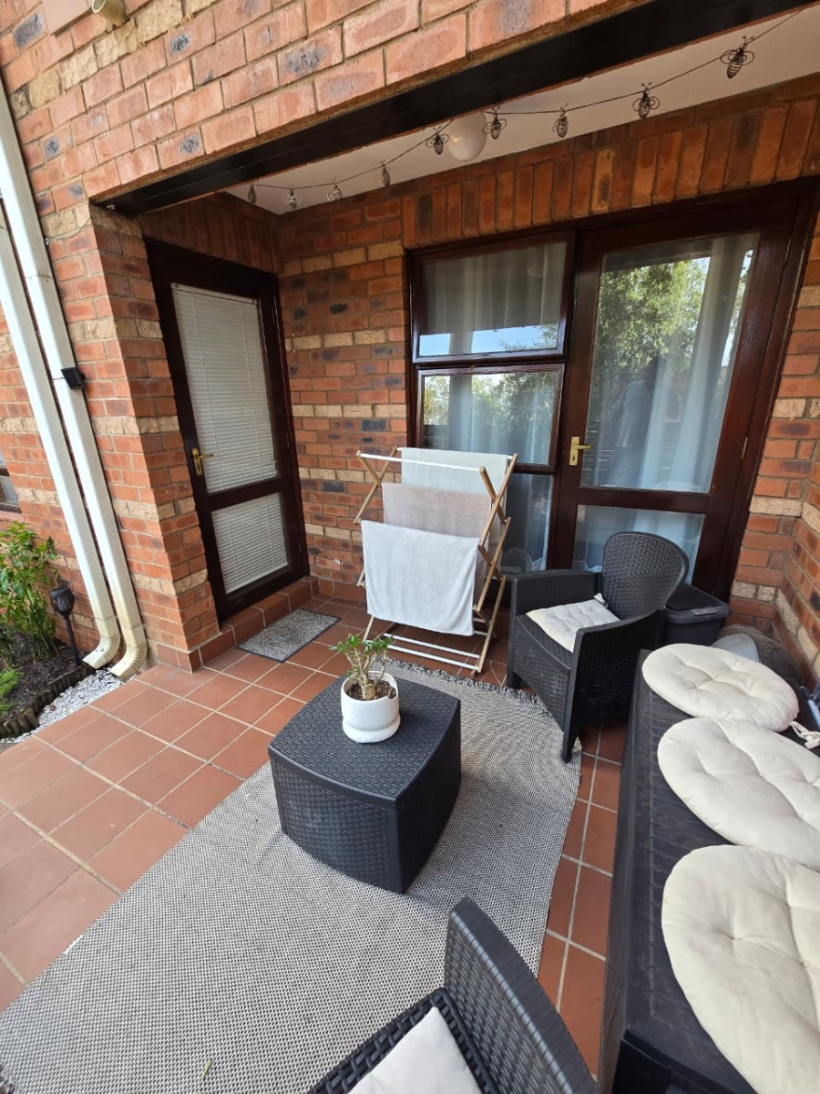 To Let 1 Bedroom Property for Rent in Bryanston Gauteng