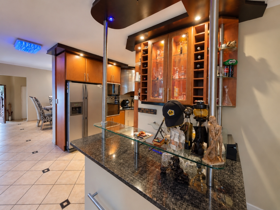 5 Bedroom Property for Sale in Willowbrook Gauteng