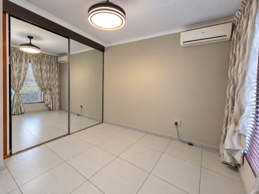 5 Bedroom Property for Sale in Willowbrook Gauteng