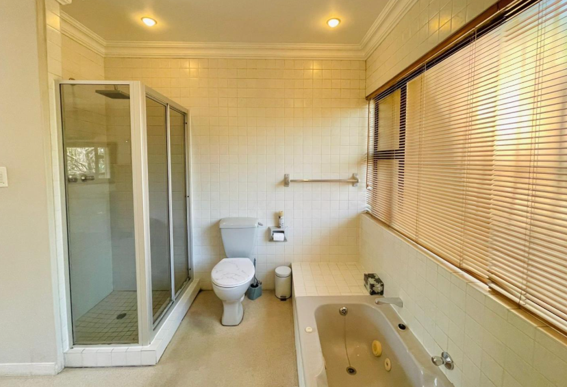 3 Bedroom Property for Sale in Glenvista Gauteng