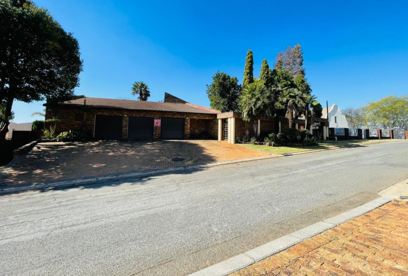 3 Bedroom Property for Sale in Glenvista Gauteng