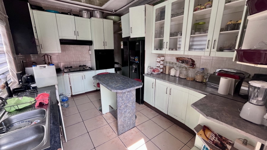 Commercial Property for Sale in Mountain View Gauteng
