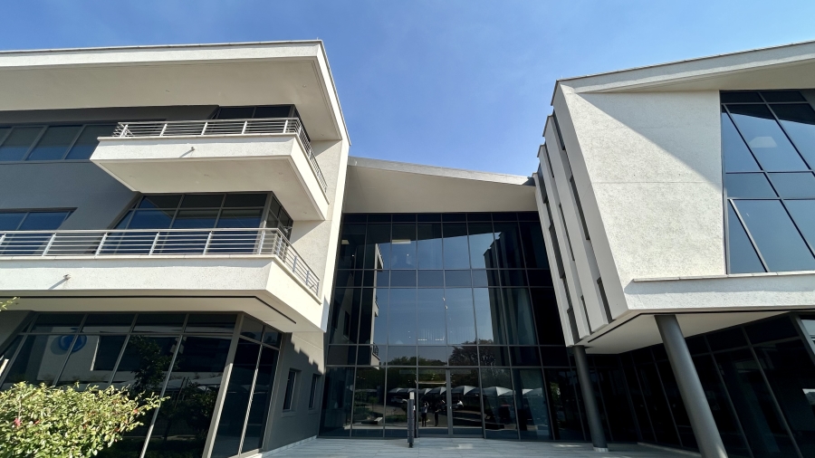 To Let Commercial Property for Rent in Die Hoewes Gauteng
