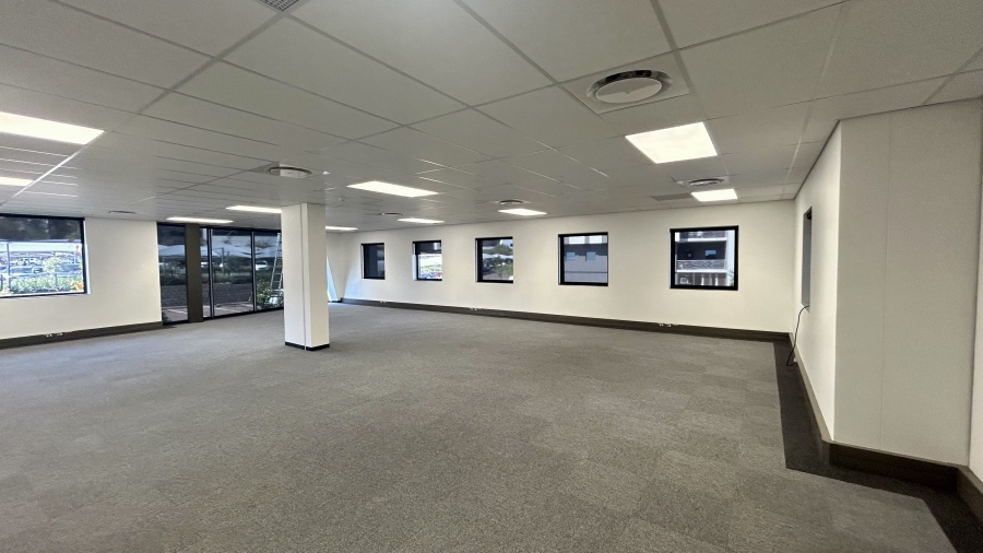To Let Commercial Property for Rent in Die Hoewes Gauteng