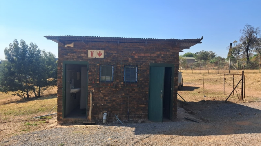 To Let Commercial Property for Rent in Doornkloof Gauteng