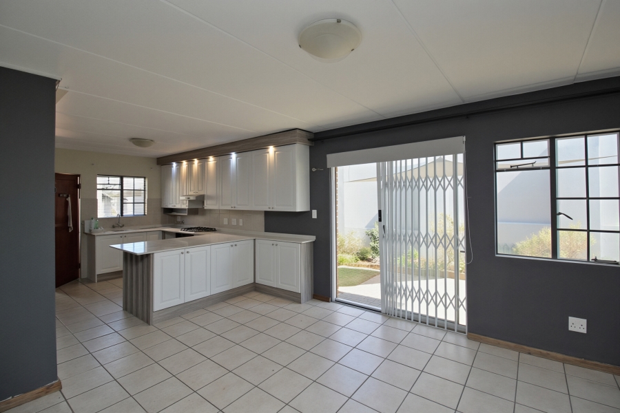 To Let 2 Bedroom Property for Rent in Farrar Park Gauteng