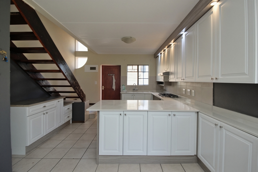 To Let 2 Bedroom Property for Rent in Farrar Park Gauteng