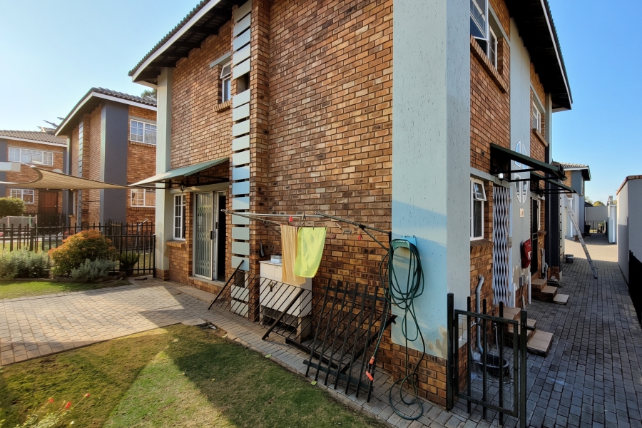 To Let 2 Bedroom Property for Rent in Farrar Park Gauteng