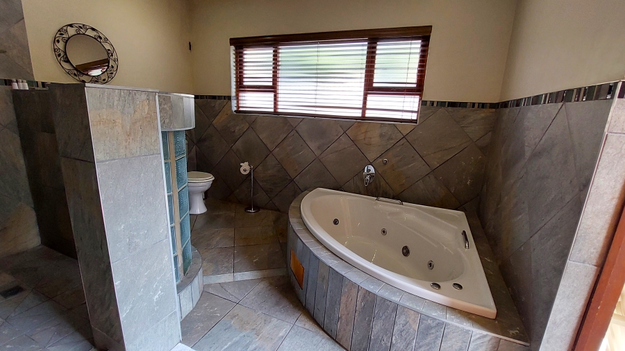 9 Bedroom Property for Sale in Waterkloof Ridge Gauteng