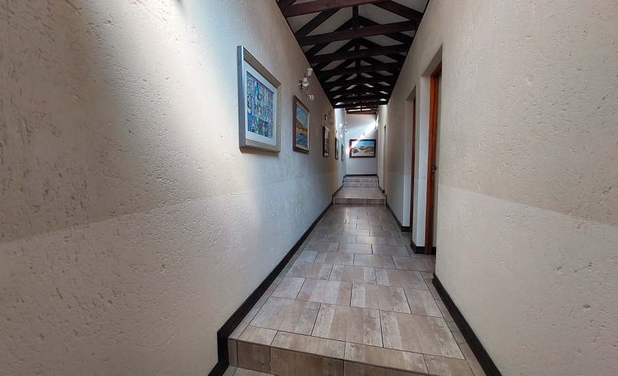 9 Bedroom Property for Sale in Waterkloof Ridge Gauteng
