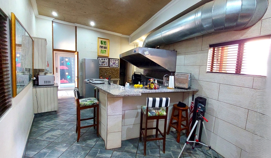 9 Bedroom Property for Sale in Waterkloof Ridge Gauteng