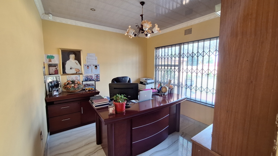 4 Bedroom Property for Sale in Vanderbijlpark SW 5 Gauteng