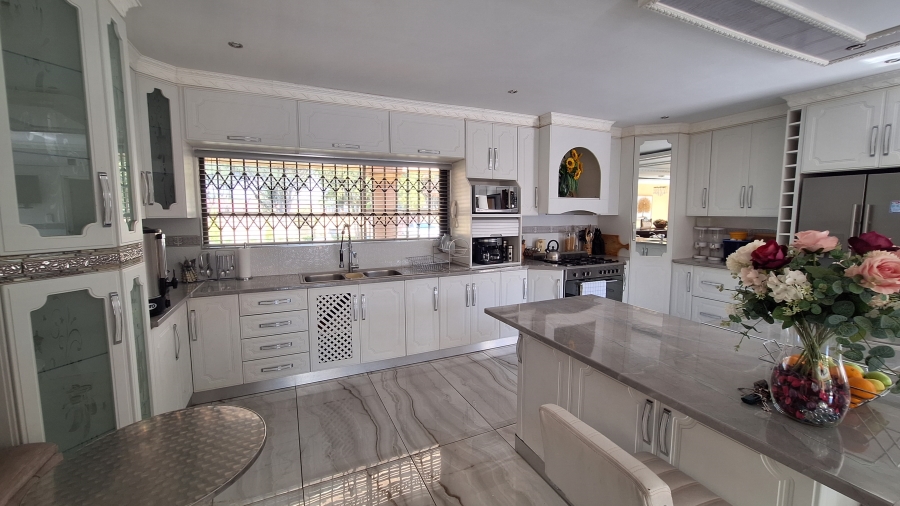 4 Bedroom Property for Sale in Vanderbijlpark SW 5 Gauteng