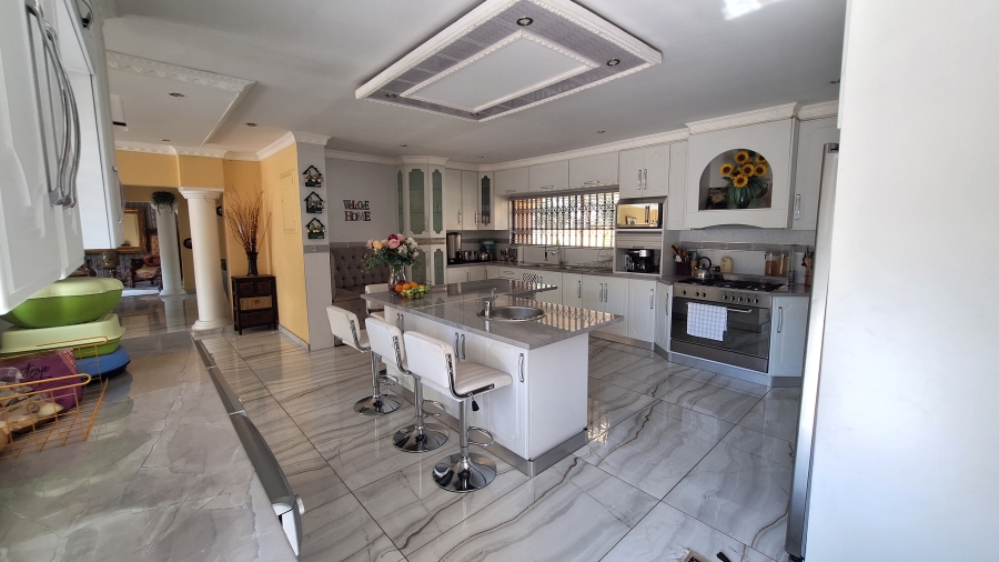 4 Bedroom Property for Sale in Vanderbijlpark SW 5 Gauteng