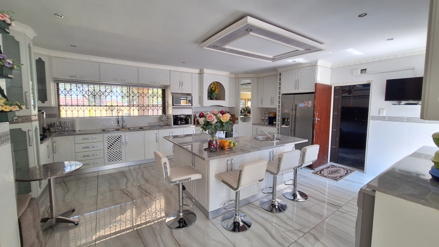 4 Bedroom Property for Sale in Vanderbijlpark SW 5 Gauteng
