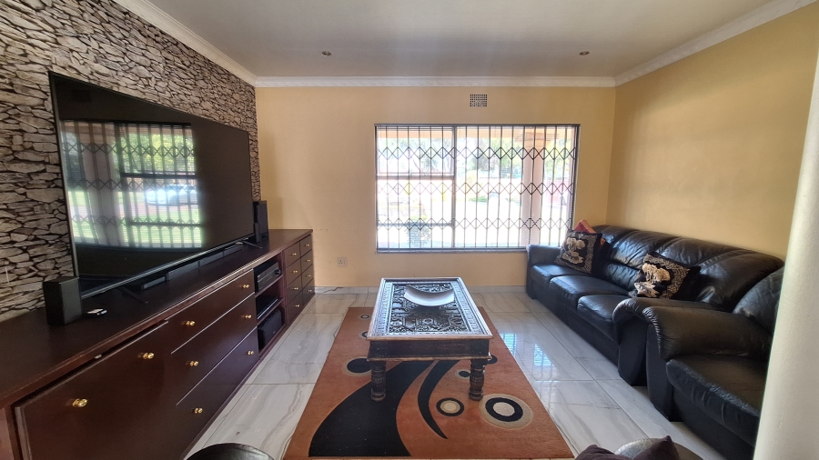 4 Bedroom Property for Sale in Vanderbijlpark SW 5 Gauteng