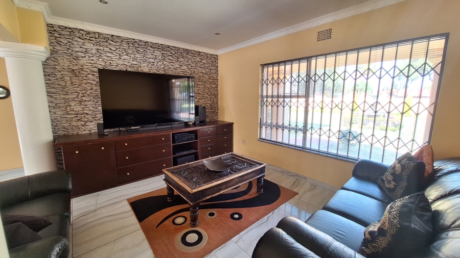 4 Bedroom Property for Sale in Vanderbijlpark SW 5 Gauteng