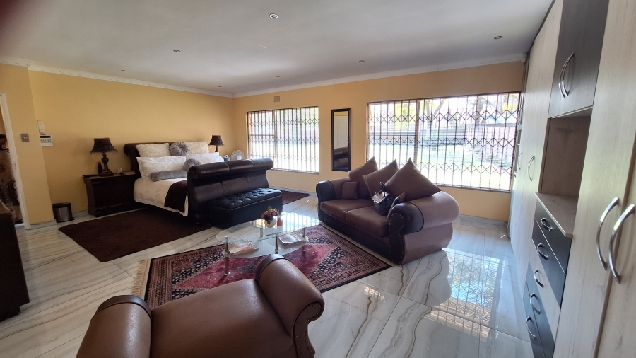 4 Bedroom Property for Sale in Vanderbijlpark SW 5 Gauteng