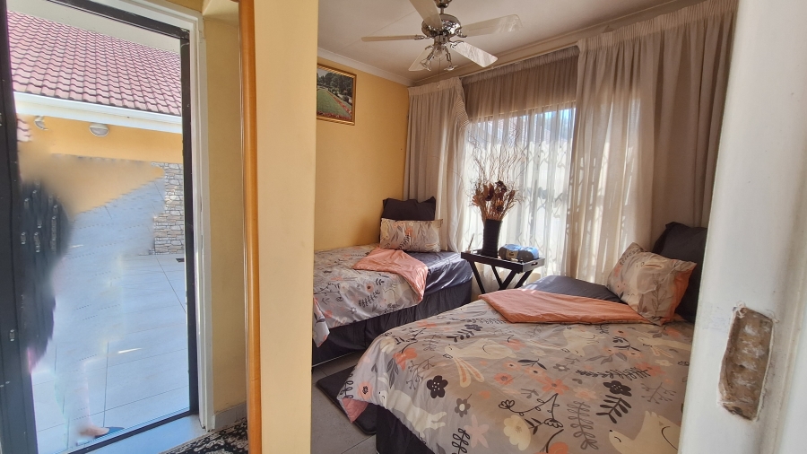 4 Bedroom Property for Sale in Vanderbijlpark SW 5 Gauteng