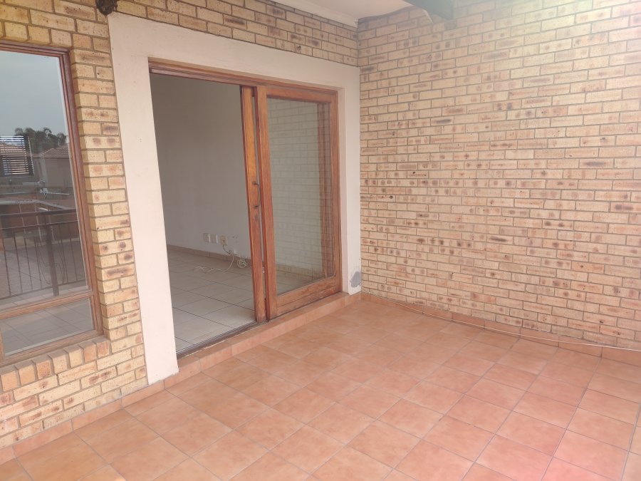 To Let 2 Bedroom Property for Rent in Sonneveld Gauteng