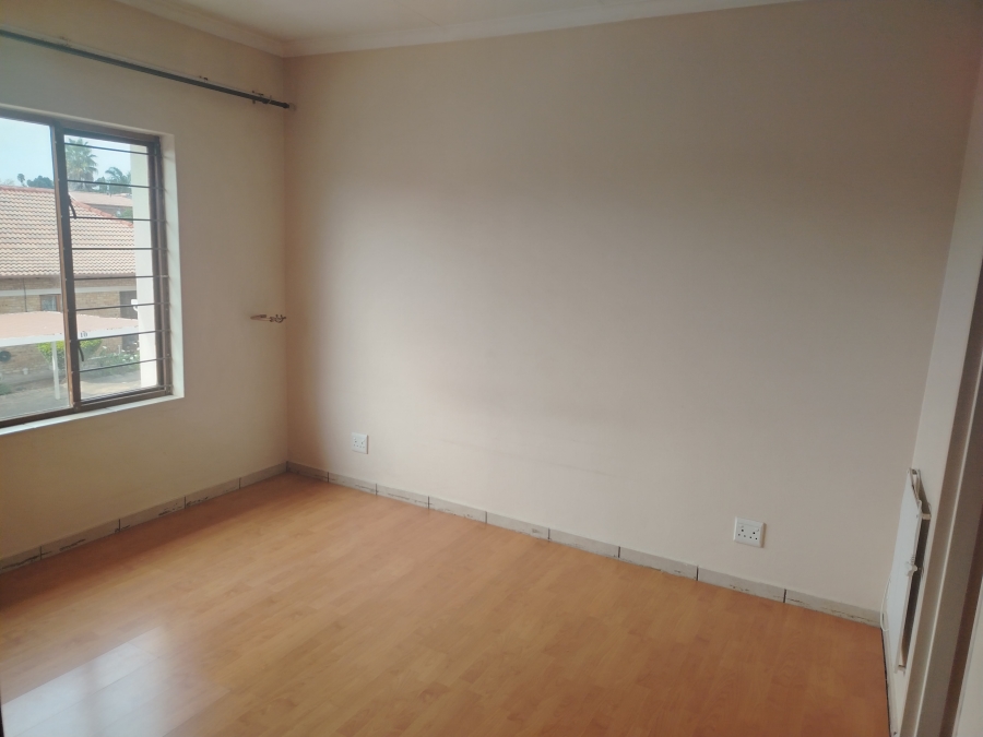 To Let 2 Bedroom Property for Rent in Sonneveld Gauteng