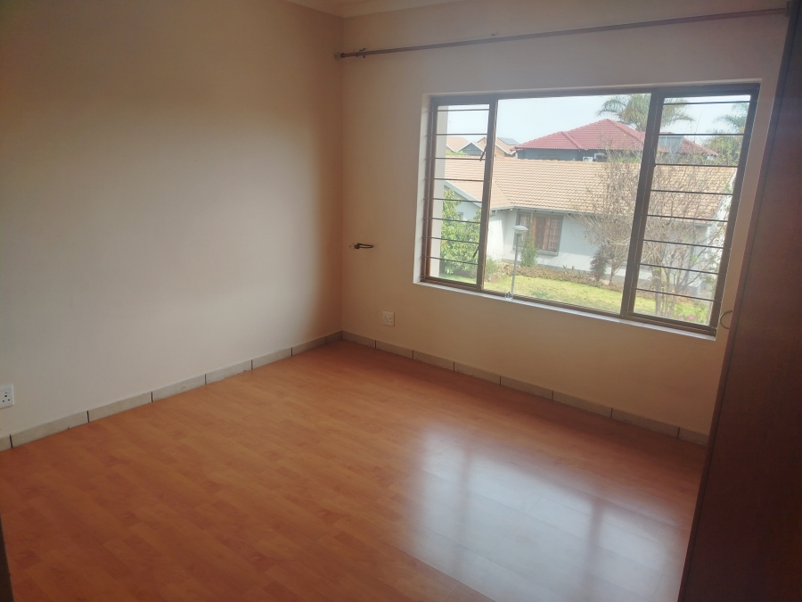 To Let 2 Bedroom Property for Rent in Sonneveld Gauteng